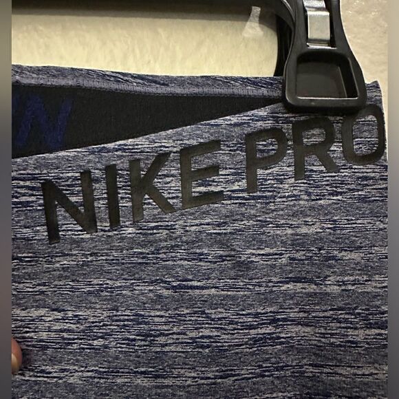 NIKE PRO - Picture 4 of 5